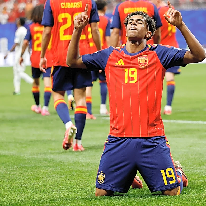 Spain star Lamine Yamal scores 10 minutes into his first World Cup start and gives Spain lift off