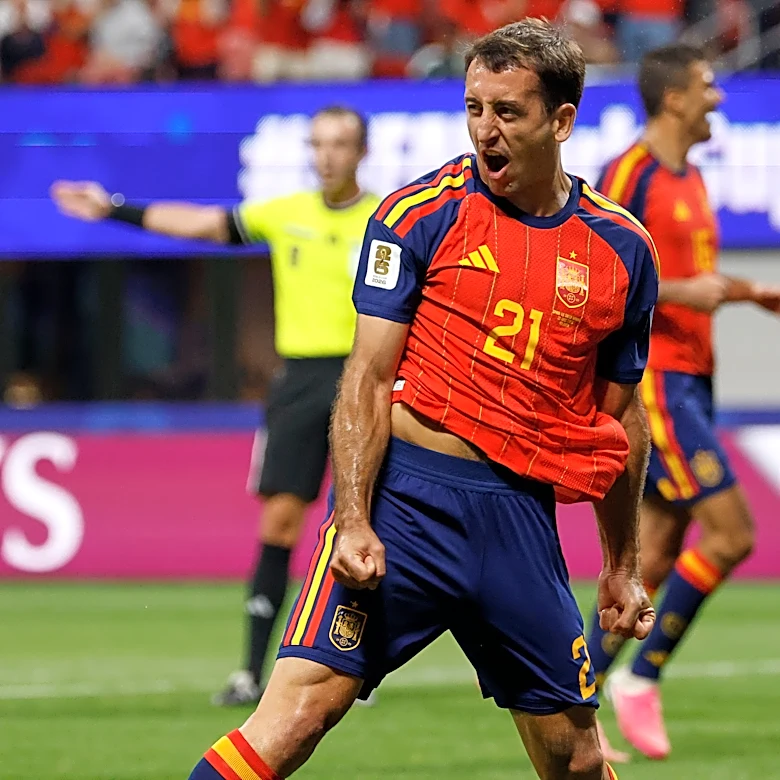 Oyarzabal leads Spain to victory with 2-goal, 1-assist outing after lackluster World Cup debut
