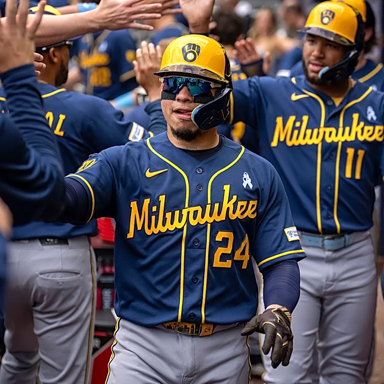 Contreras rips 3-run homer in 8-run inning as Gasser ends drought in Brewers' 9-4 win over Braves