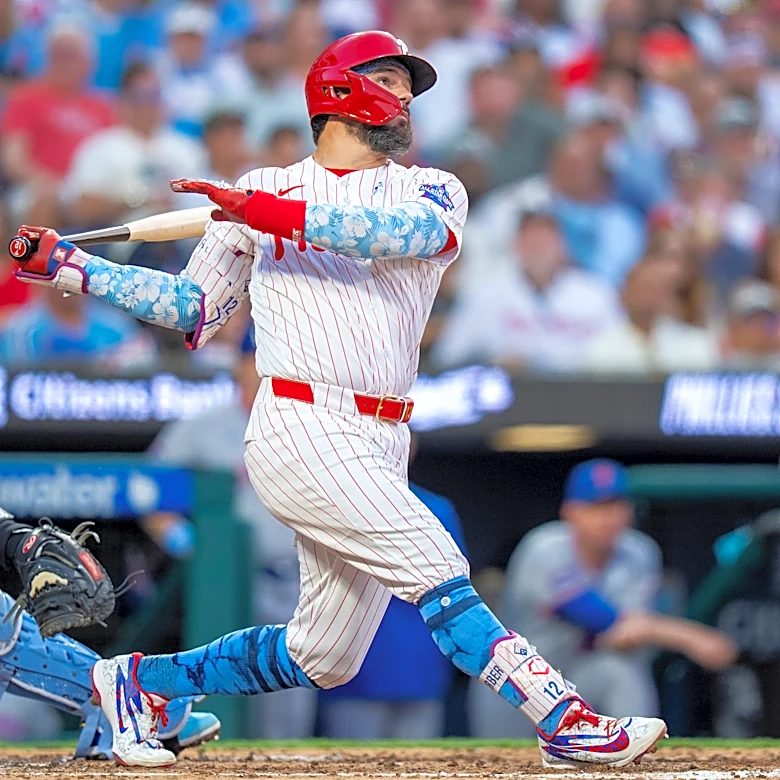 Schwarber, Harper homer again as Phillies beat Mets 6-2 to win series