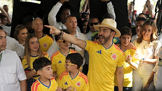 Trump-endorsed de la Espriella holds slim lead in Colombia's election as his rival challenges vote