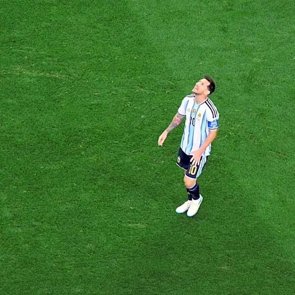 Lionel Messi misses penalty kick with a chance to break the World Cup scoring record with Argentina