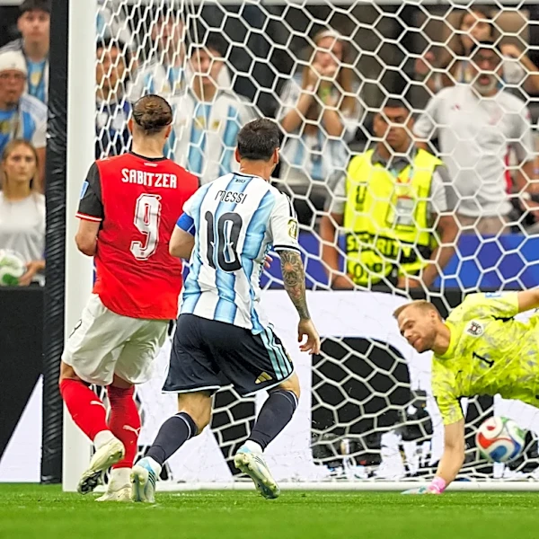 Lionel Messi breaks World Cup scoring record with his 17th and 18th goals in Argentina win