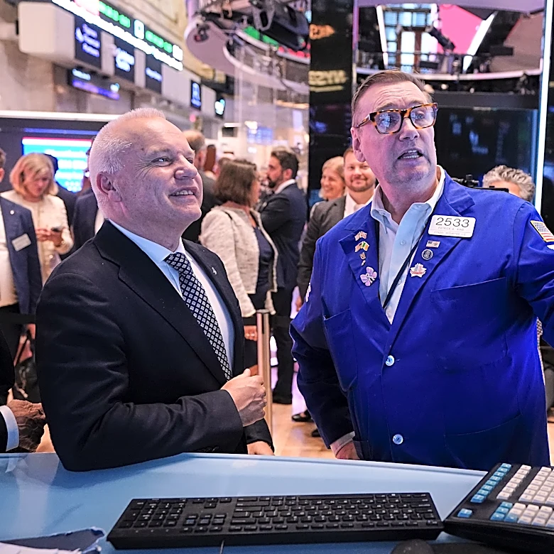 Sharp drops in Big Tech companies pull stocks lower on Wall Street