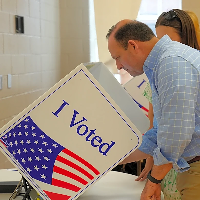 South Carolina voters will choose between 2 Trump-backed candidates for governor in runoff