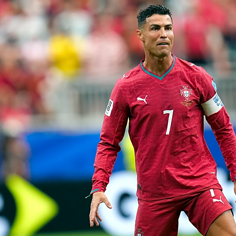 Cristiano Ronaldo roars back with 2 goals as Portugal beats Uzbekistan 5-0 at the World Cup