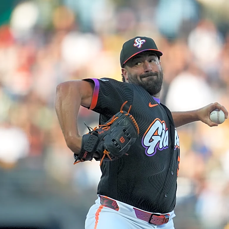 Robbie Ray limits Athletics to an unearned run and 2 hits in 8 innings as Giants win 3-1