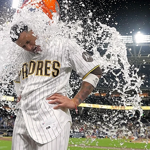 Machado hits a 10th-inning RBI single, lifting Padres past Braves 7-6
