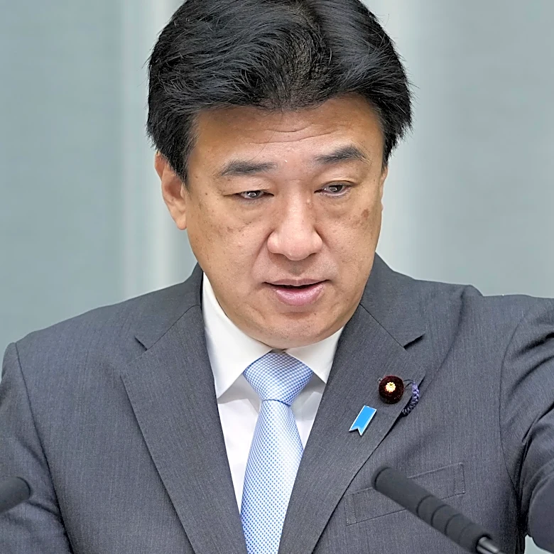 Japan says that China has detained 2 of its citizens suspected of smuggling banned items