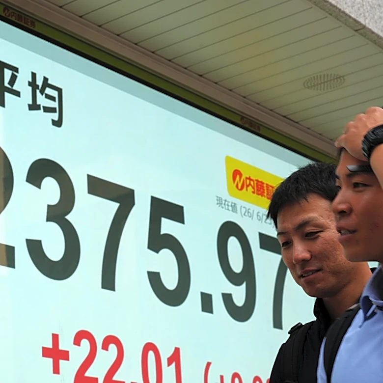 Rebound in tech shares pushes Asian shares higher, while oil prices fall