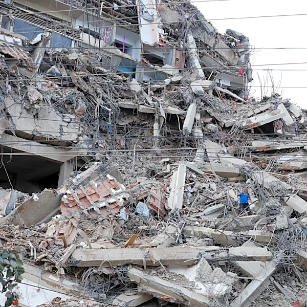 Leaders and celebrities react after powerful quakes hit Venezuela