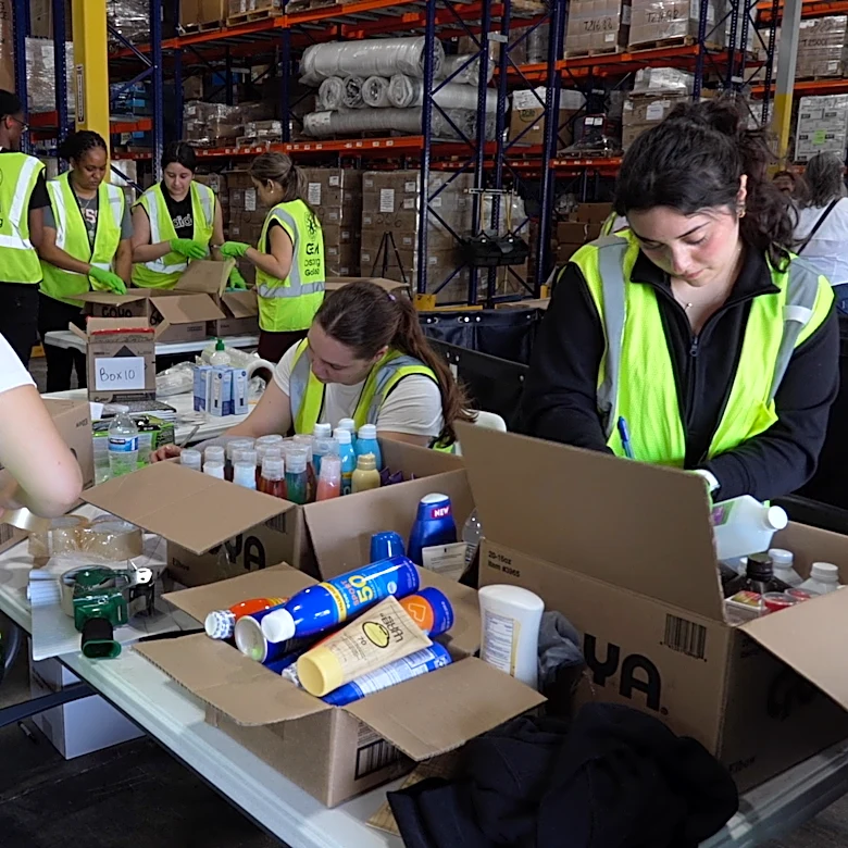 Venezuelans in the US rush to send aid to earthquake victims, but Caracas airport is closed