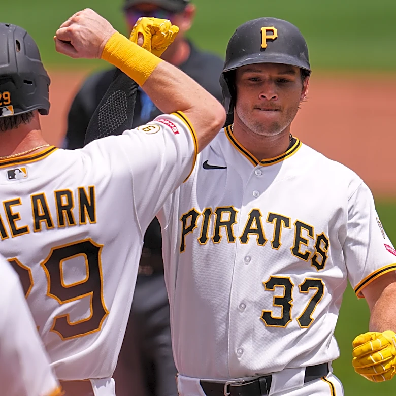 Ryan O'Hearn homers twice, helps Pirates avoid sweep with 9-4 win over Reds