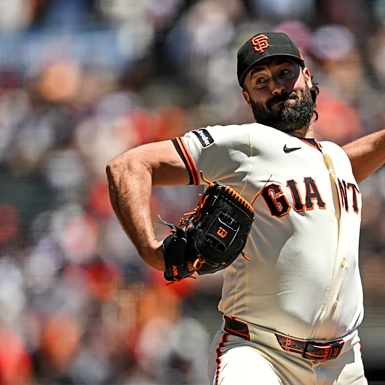 Ray outduels Sale in Cy Young matchup and Giants hold off slumping Braves 3-2 to take series