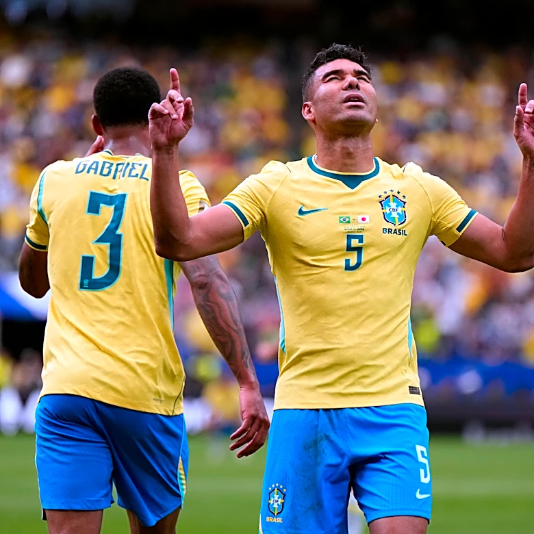 Gabriel Martinelli scores late in injury time to help Brazil beat Japan 2-1 at World Cup