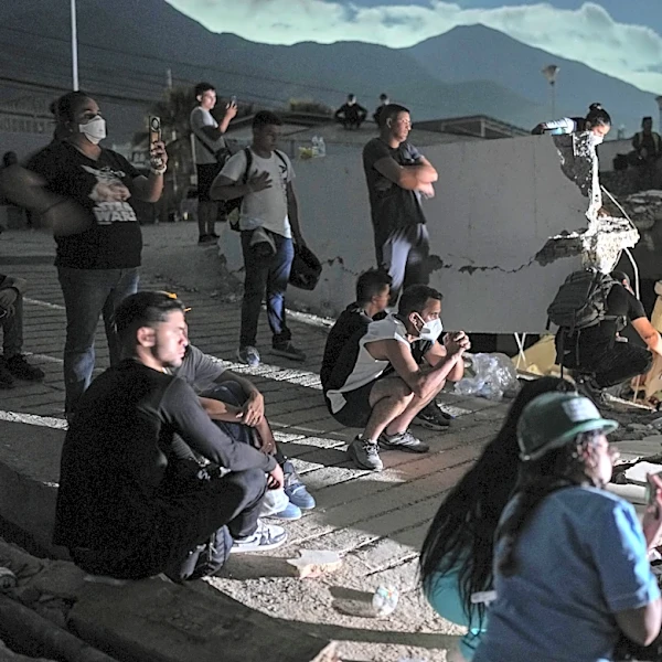 Venezuelans search more earthquake ruins as attention turns to humanitarian crisis