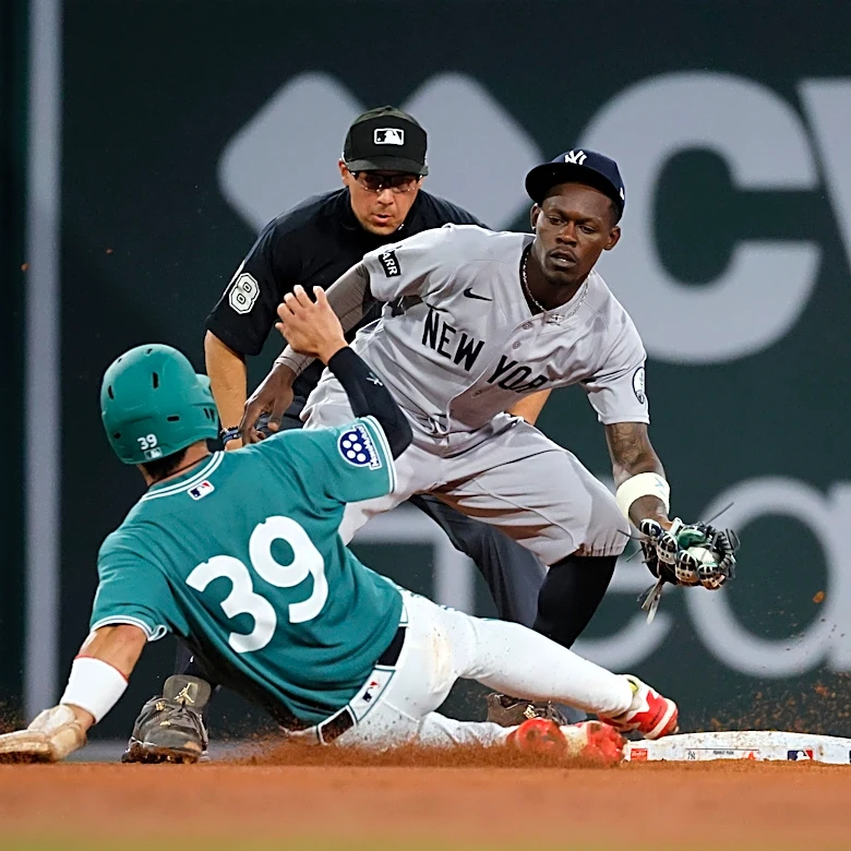 Yankees 2B Jazz Chisholm Jr. says umpire should have asked for help on check-swing strikeout