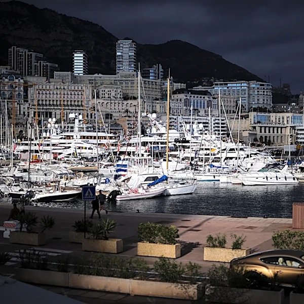 Explosion in Monaco injuries 3 including Ukrainian tycoon, and suspected attacker flees to France