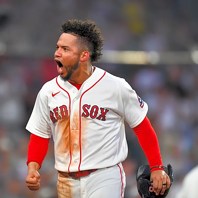 A bat flip, a shout of 'Venezuela' and tears for home as Red Sox 1B Willson Contreras plays on