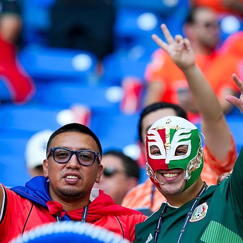 Monterrey turns into a sea of Mexico green, even without El Tri on the field