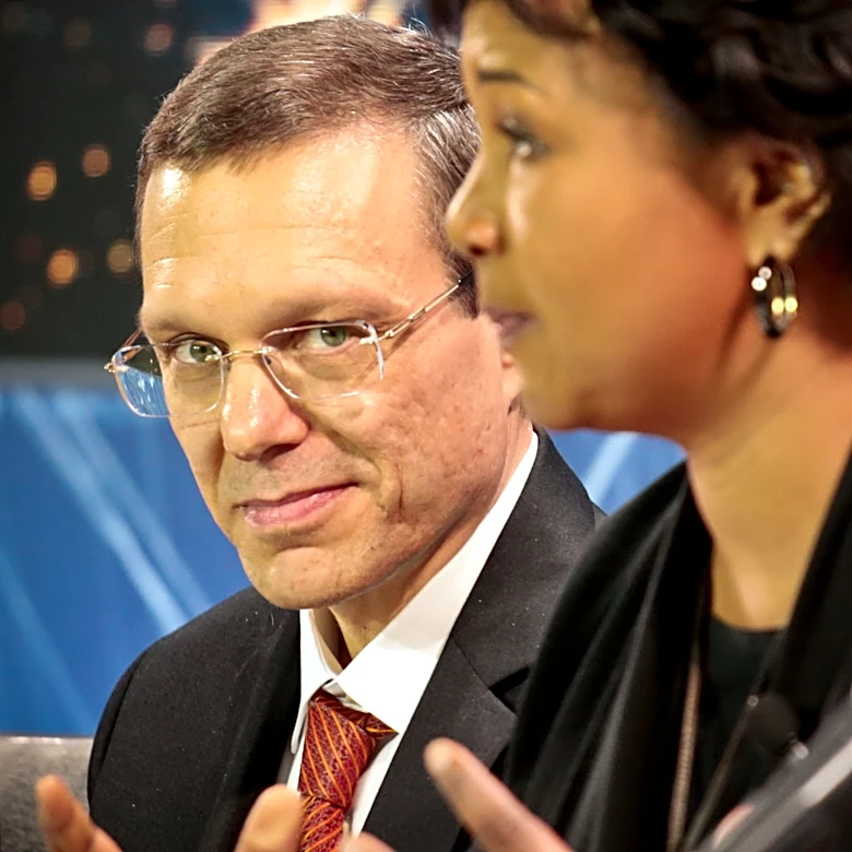 Harvard professor with polarizing alien theories is picked to lead new White House UFO council