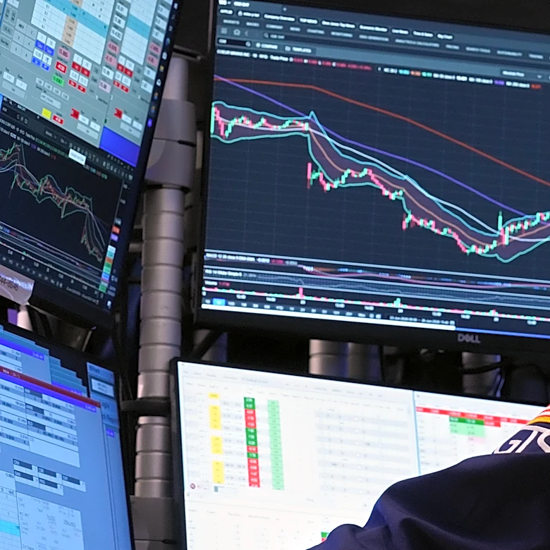 US stocks rally and claw back some of their losses for June