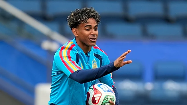 Lamine Yamal is healthy enough to play full matches for Spain in knockout rounds, De La Fuente says