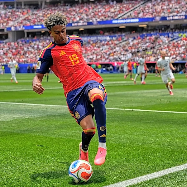 Lamine Yamal without a goal, yet Spain's young superstar is attacking threat in a 3-0 knockout win
