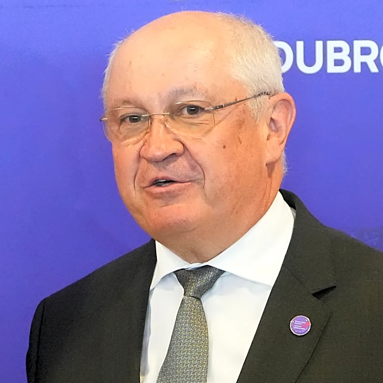 Moldova's prime minister steps down, triggering the government's resignation