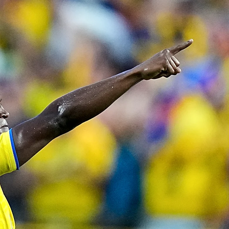 Jhon Arias scores and Colombia beats Ghana 1-0 to reach the World Cup Round of 16