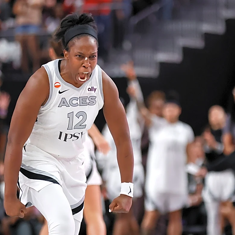 Smith scores 29 to help the Aces beat the Sky 98-90