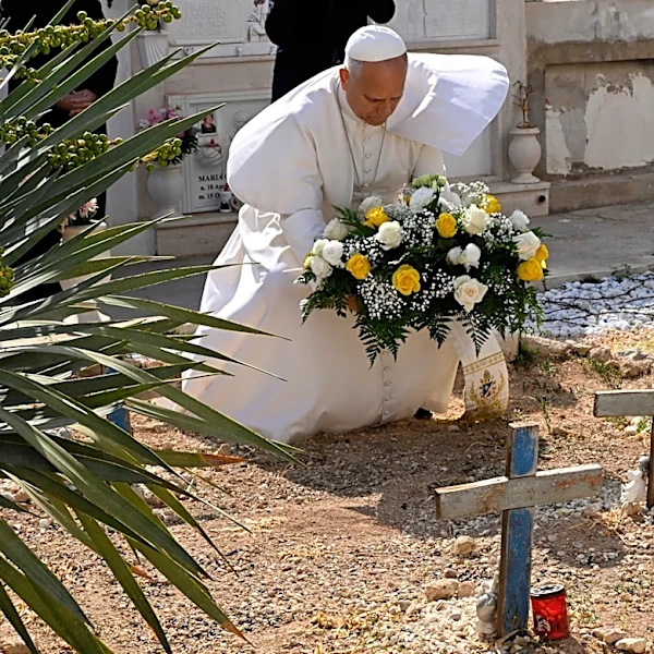 Pope visits US ambassador on July 4 after prayers at Lampedusa cemetery for migrant victims