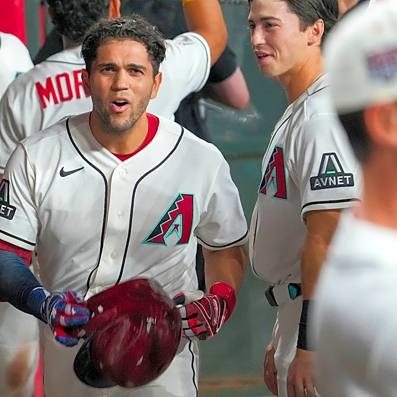Del Castillo hits 3-run homer to lift Diamondbacks past Brewers 4-3