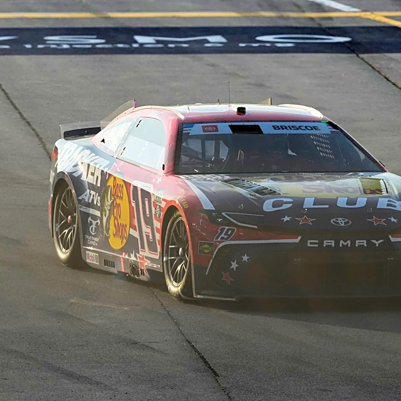 Briscoe holds off Bell in NASCAR’s return to Chicagoland Speedway