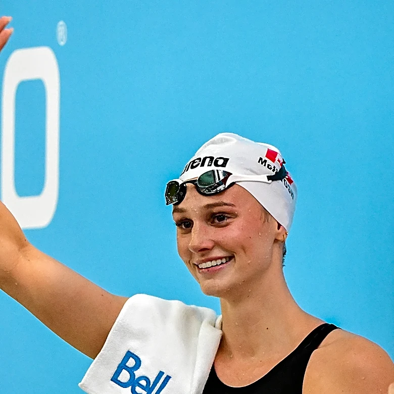 Summer McIntosh breaks women’s 200-meter butterfly world record at Canadian trials