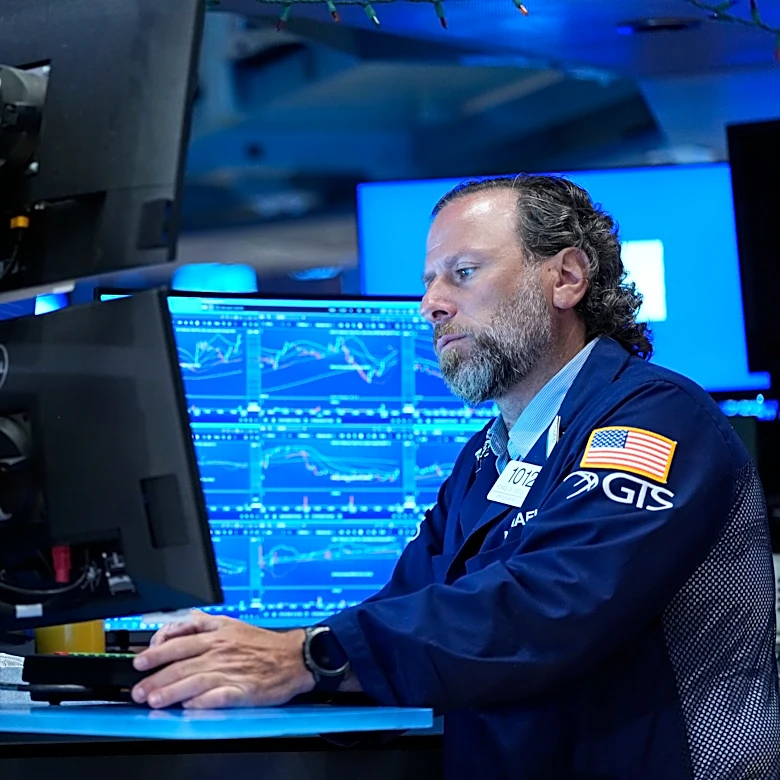 Rebounds for AI stocks lift US indexes