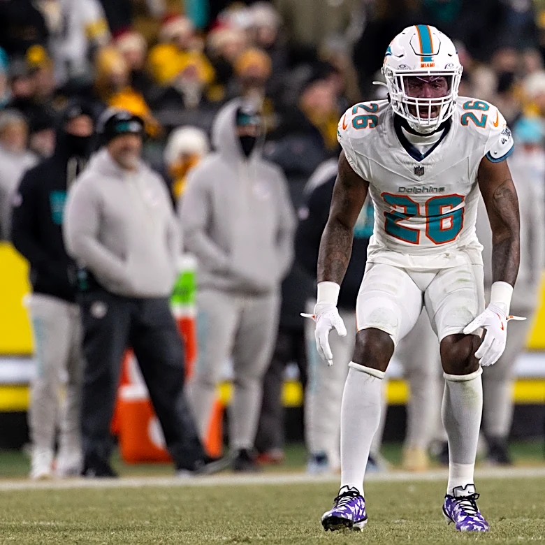 Cornerback Rasul Douglas agrees to a 1-year contract with the Commanders, AP source says