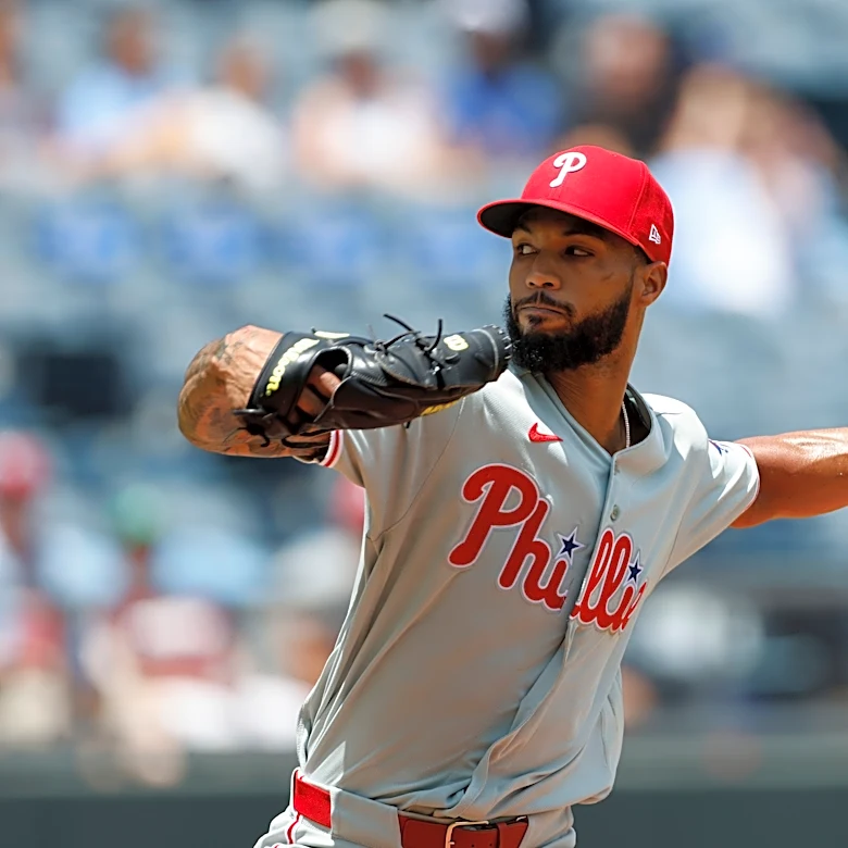 Royals slug 4 homers, tag Phillies ace Sánchez for career-worst 9 earned runs in 15-1 victory