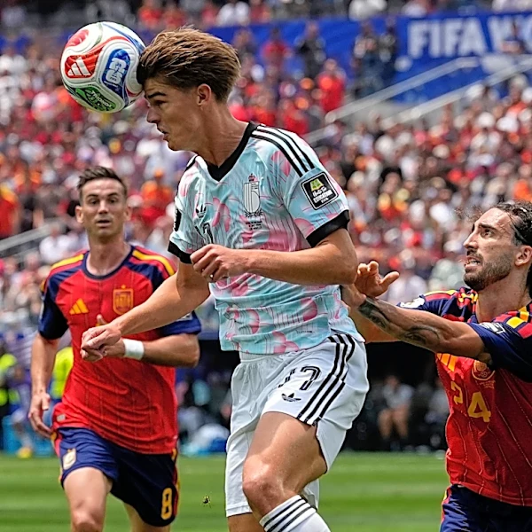 Belgium's Charles De Ketelaere ends Spain's World Cup shutout run, teams even 1-1 at halftime