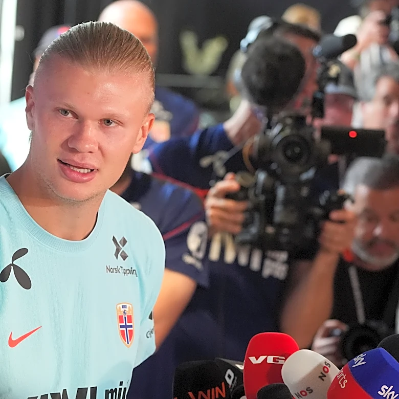 It's England against Norway in the World Cup quarterfinals, with all eyes on Erling Haaland