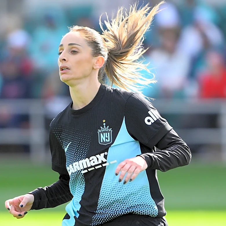 Gonzalez has a pair of goals to lead Gotham to a 3-1 win over the Utah Royals