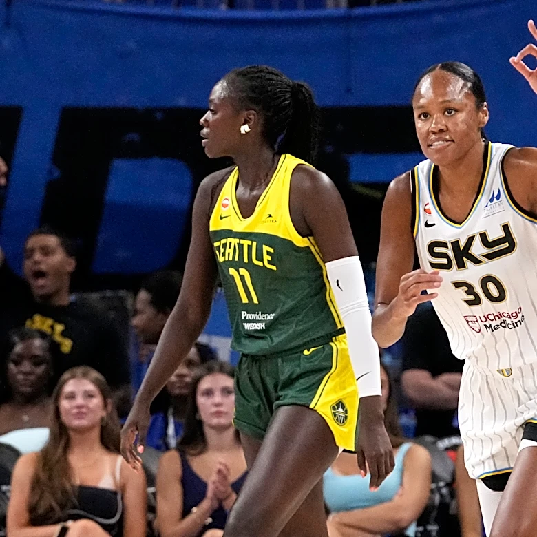 Azura Stevens scores 18 of her 20 points in the 1st half and the Sky beat the Storm 95-90
