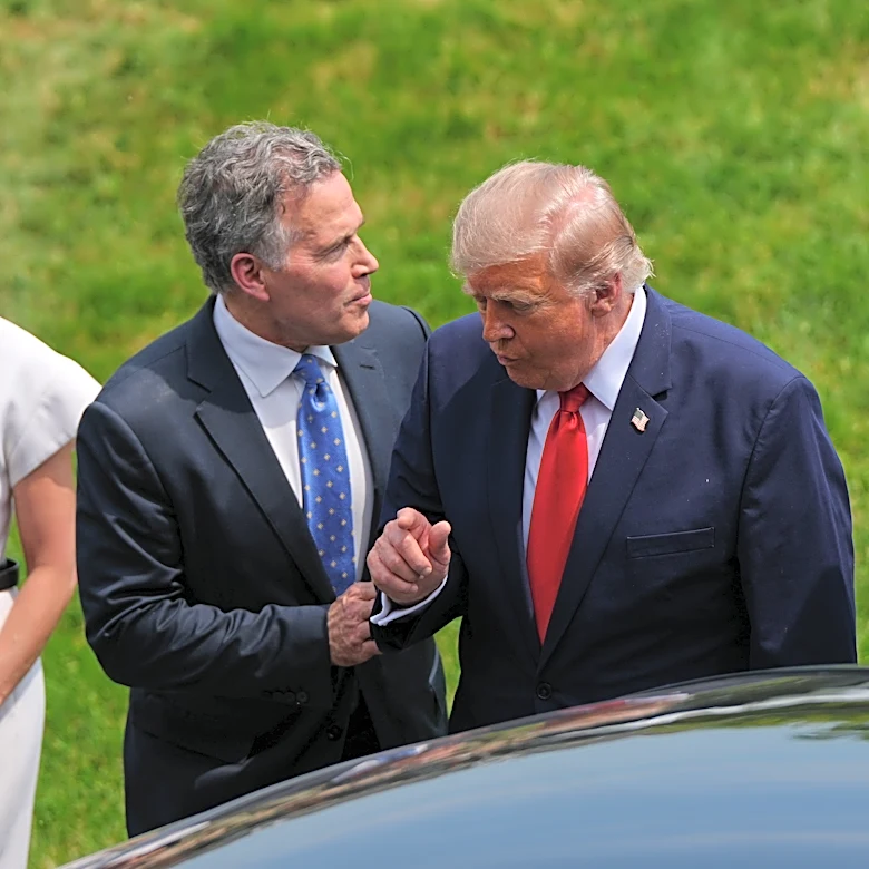 Trump addresses a defense technology gathering as the Iran war has reduced US weapon stocks