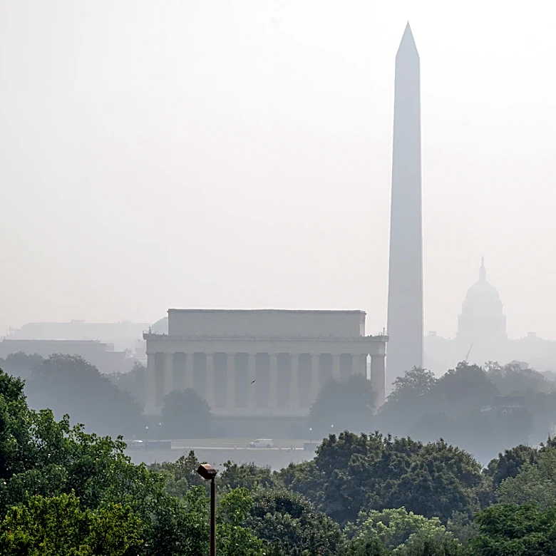 Wildfire smoke from Canada and Minnesota pushes further into US, engulfing DC in eerie haze