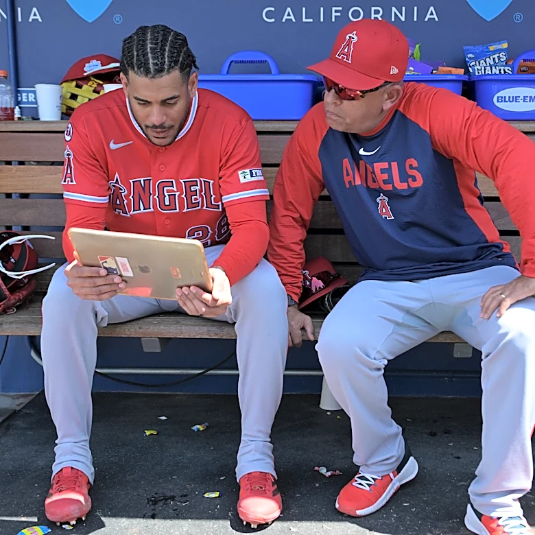 MLB restricts dugout iPad use to prevent AI help with strategy. Ottavino says Mets were involved