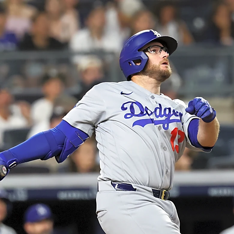 Max Muncy hits 2-run homer off Gerrit Cole in 7th to lift Dodgers over Yankees 2-1 in series opener