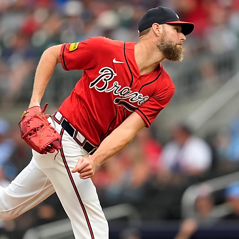 Chris Sale dominates with 7 shutout innings as the Braves rout the Rangers 15-1