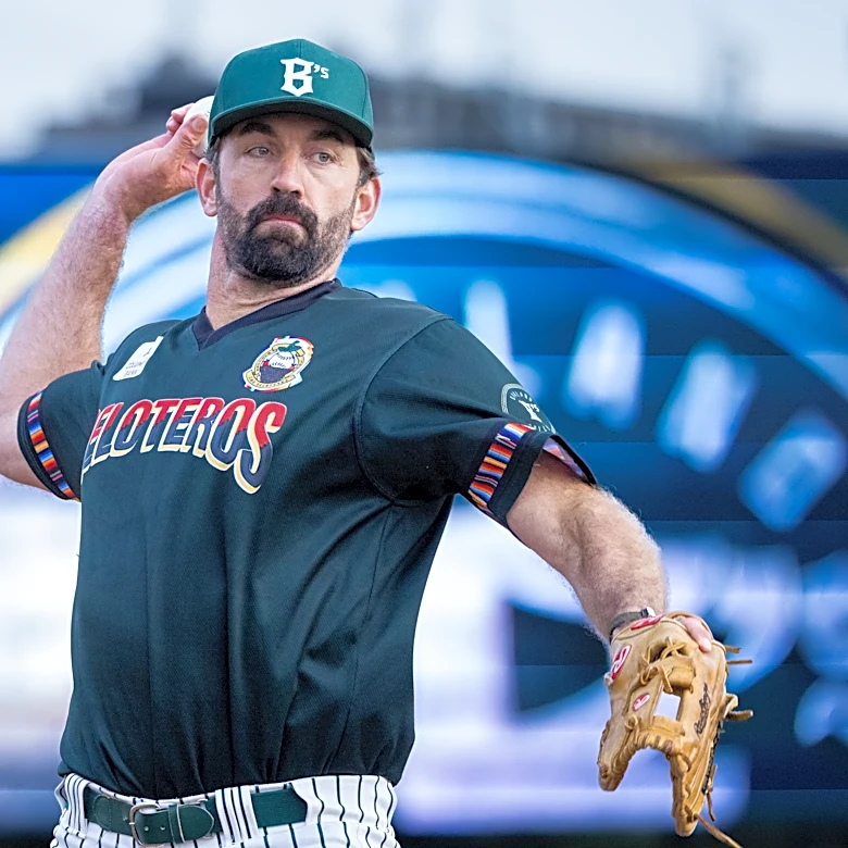 English cricket standout Liam Plunkett is giving baseball a try with Oakland's minor league team
