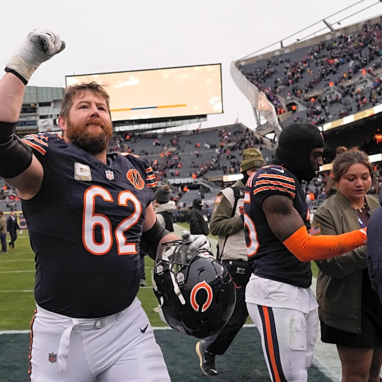 Joe Thuney of the Bears is voted as the top interior offensive lineman in the NFL by an AP panel