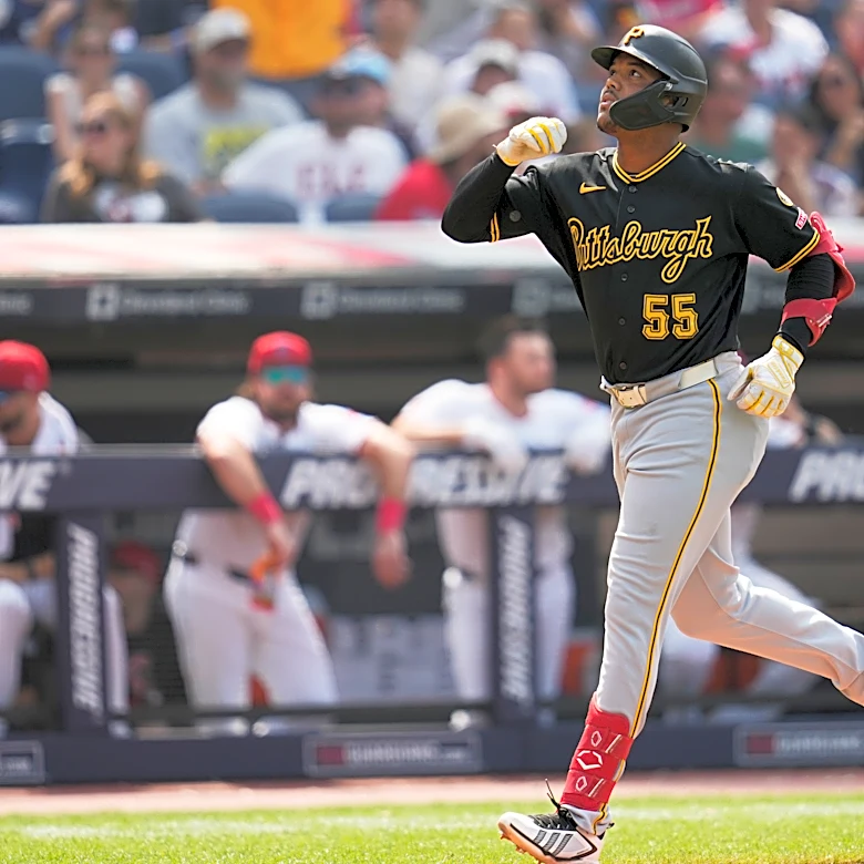 Pirates outfielder Esmerlyn Valdez continues strong start to big league career